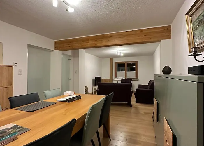 Ginkgo Biloba بيت للعطل *